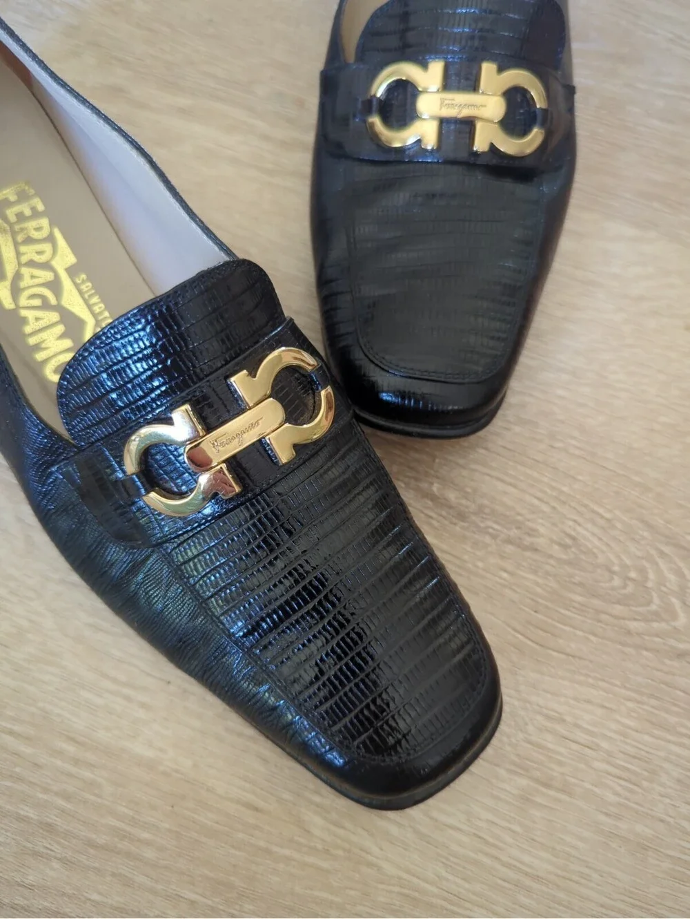 Salvatore Ferragamo Gancini Loafers Shoes Womens Black Lizard Embossed 8.52A